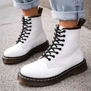 Dr. Martens 1460 White Smooth Leather Combat Boots Women’s 7 Lace-Up soft goth